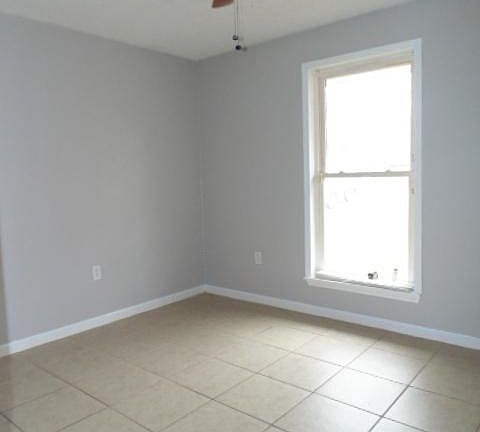 5th image of 1905 Debra Dr