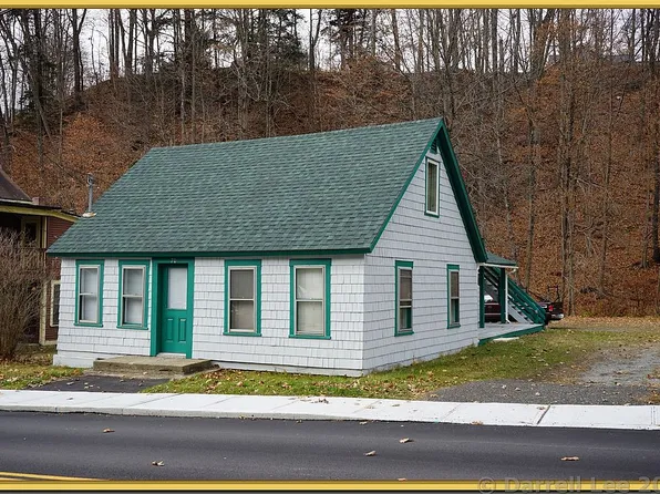 70 Valley St, Springfield, VT 05156