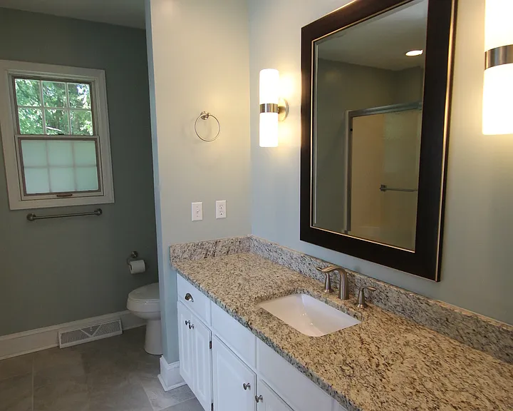 106 Elliott St W — Photo 11