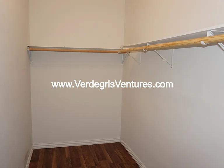 Walk-in closet
