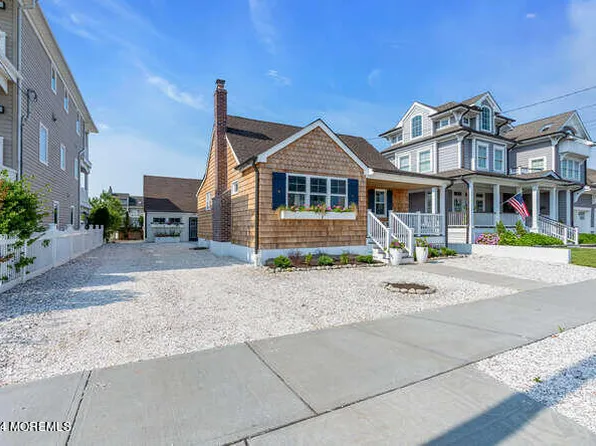 35 12th Ave, Seaside Park, NJ 08752