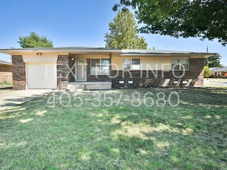 2201 W Parkview Ave — Photo 1