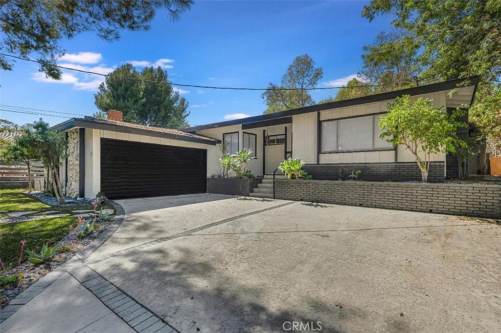 5 bed, 2114 sqft, $5,250 — Photo 3