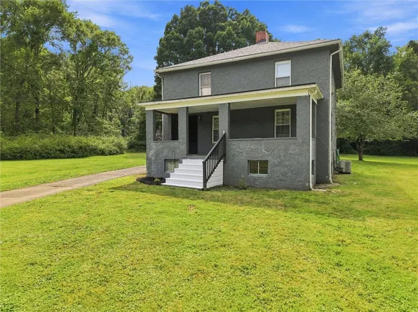 352 Mountain View Rd, New Castle, PA 16101