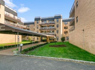 40 Stoner Avenue #2F, Great Neck Plaza, NY 11021