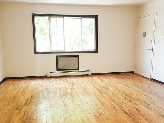 3rd image of 446 Throop Ave #2