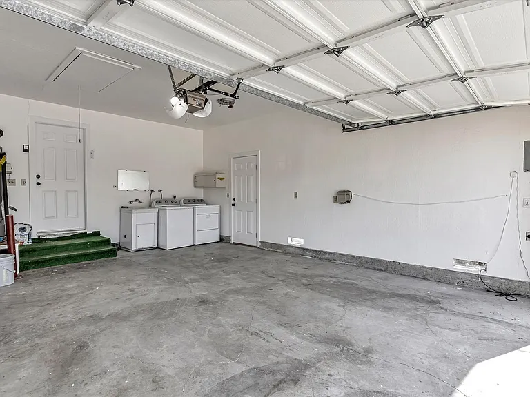 1680 Chestnut St — Photo 29