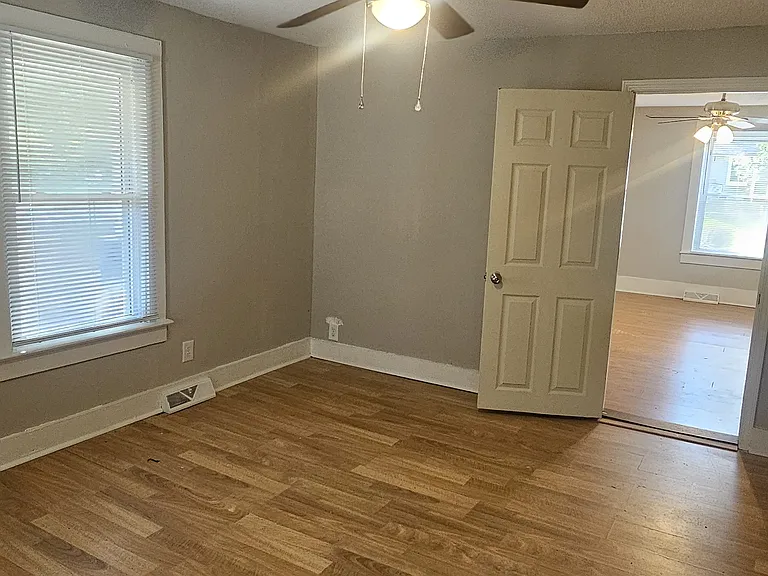 1040 East Dr — Photo 8