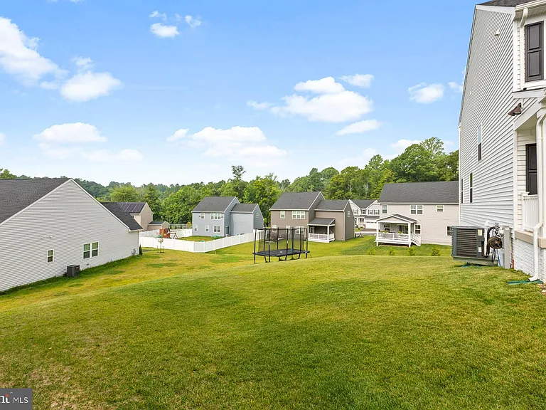 8378 Legacy Cir — Photo 42