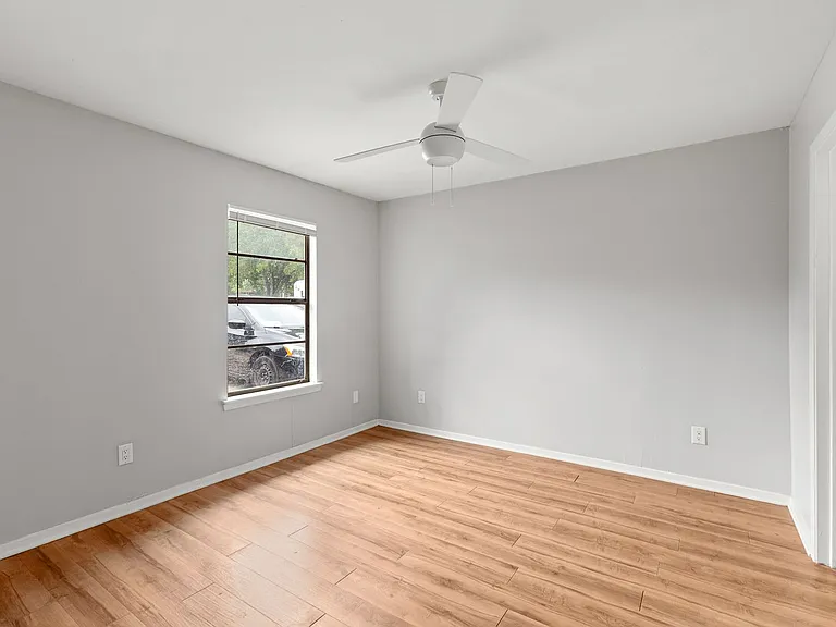1208 Hillyer St — Photo 9