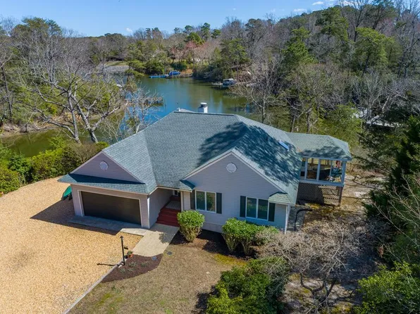 215 Laurel Cove Rd, Deltaville, VA 23043