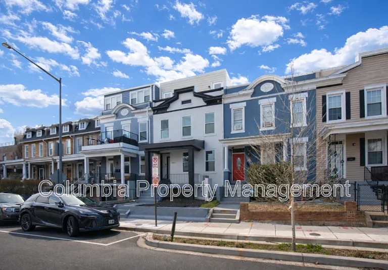 3552 Warder St NW — Photo 1