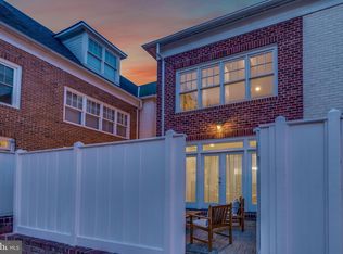 945 Powhatan St, Alexandria, VA 22314