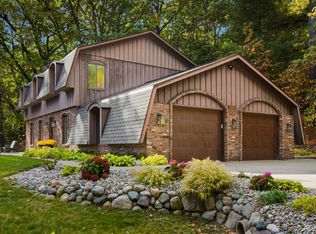 2160 Kewaunee Dr, Traverse City, MI 49686
