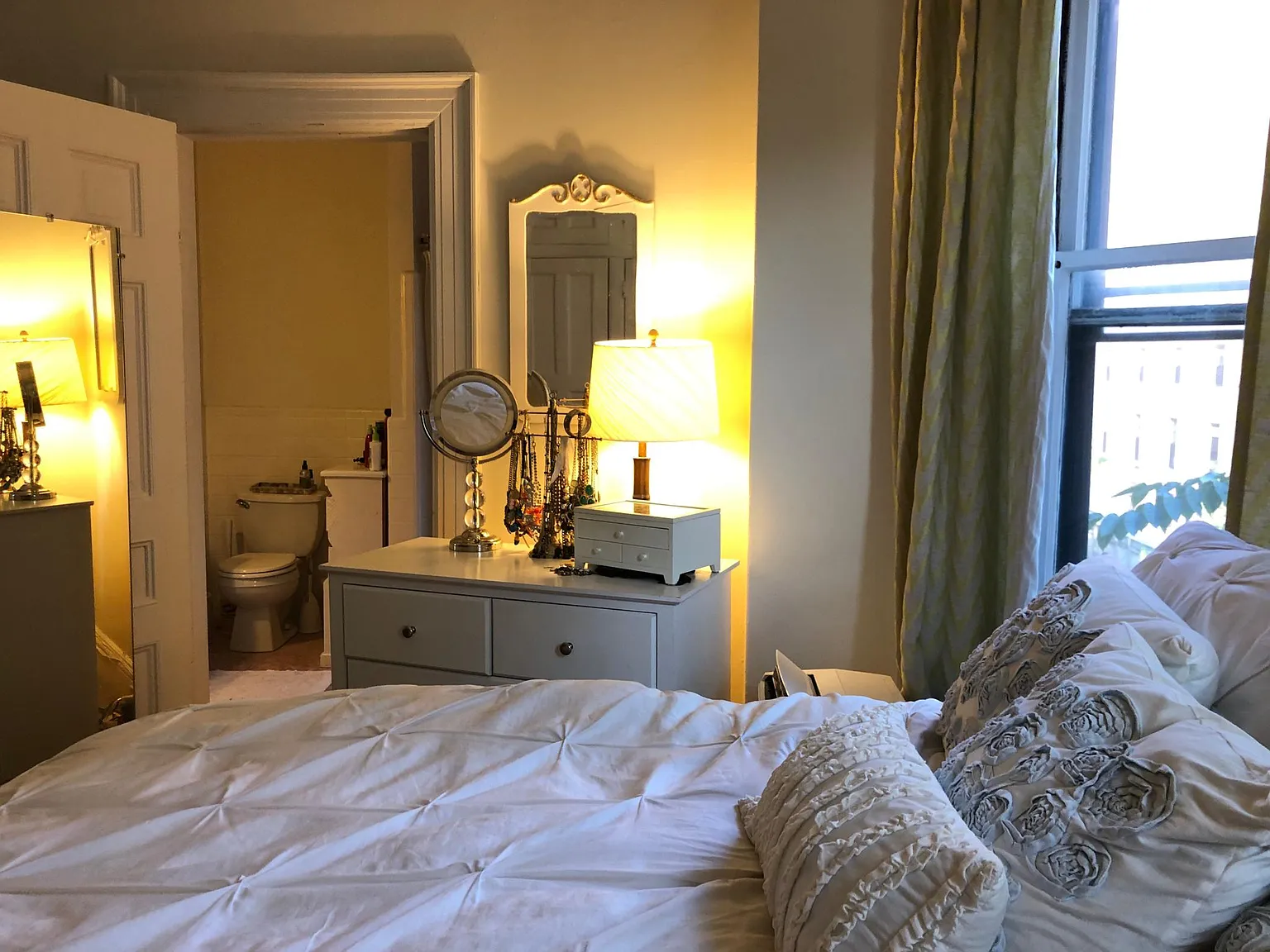 Studio, $2,850 — Photo 4