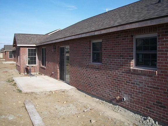 4th image of 230 Coates Ct