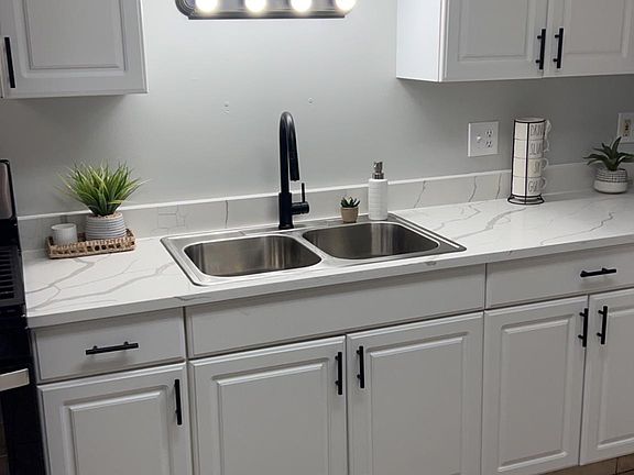 3rd image of 1601 Central Ave #1609