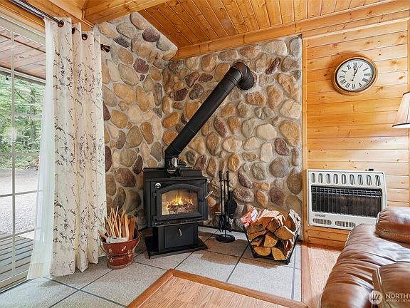 4th image of 191 Northwoods Cabin