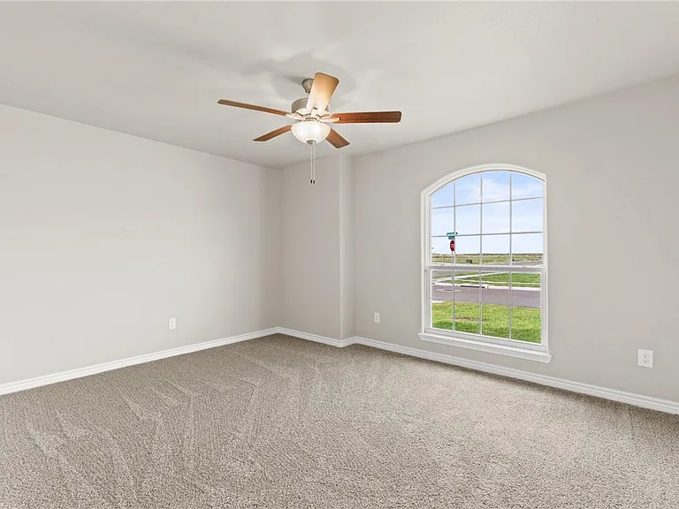 1353 Trent Park Ln — Photo 18