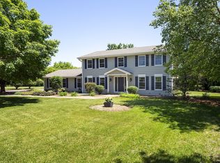 34675 N Oak Knoll Cir, Gurnee, IL 60031