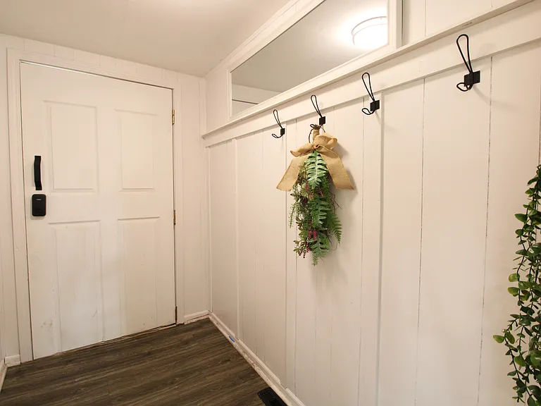 207 E Franklin St — Photo 3