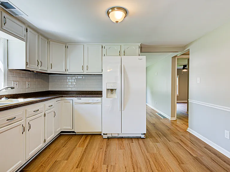 241 Kahl Ct — Photo 11