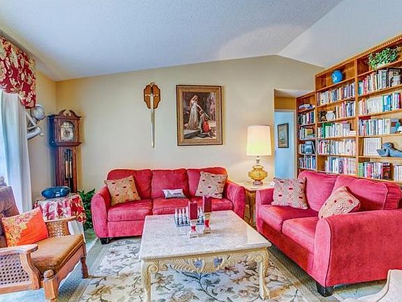 5th image of 15137 Colley Dr