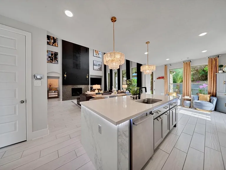 8826 Forest Side Dr — Photo 16