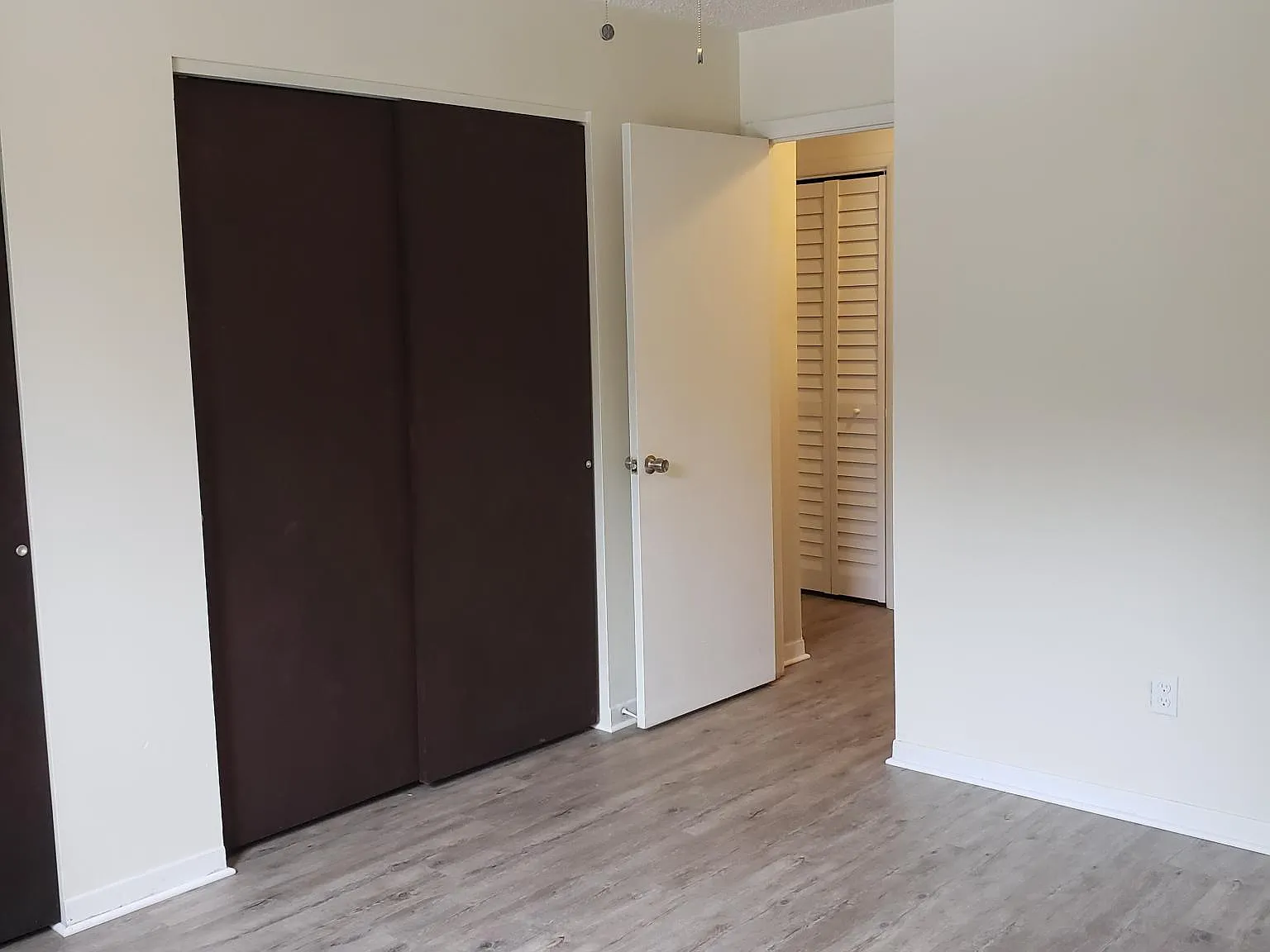 2 bed, 981 sqft, $1,375 — Photo 3
