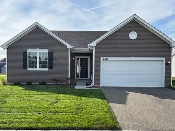 1023 Greenleaf St, Sycamore, IL 60178