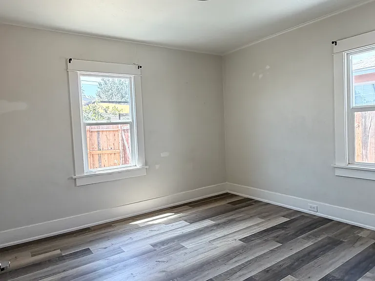 1711 Cherry St — Photo 6