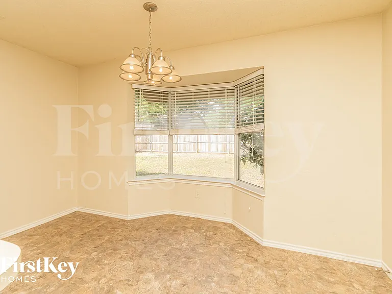 4231 Glen Ridge Dr — Photo 5