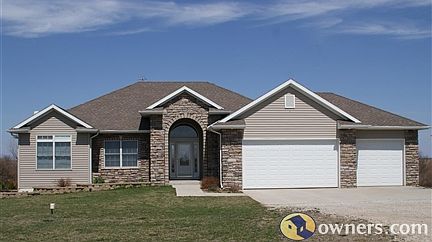 5 bedroom ranch on 2 acres