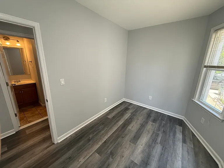 2 bed, 1.0 bath, 600 sqft, $1,250 — Photo 9