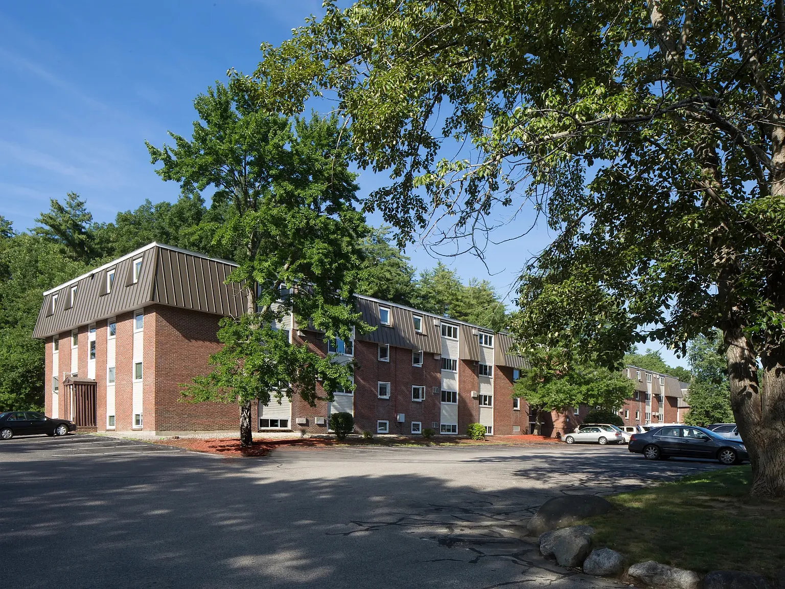Rockingham Village Apartments — Photo 4