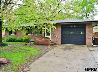 2739 S 40th St, Lincoln, NE 68506