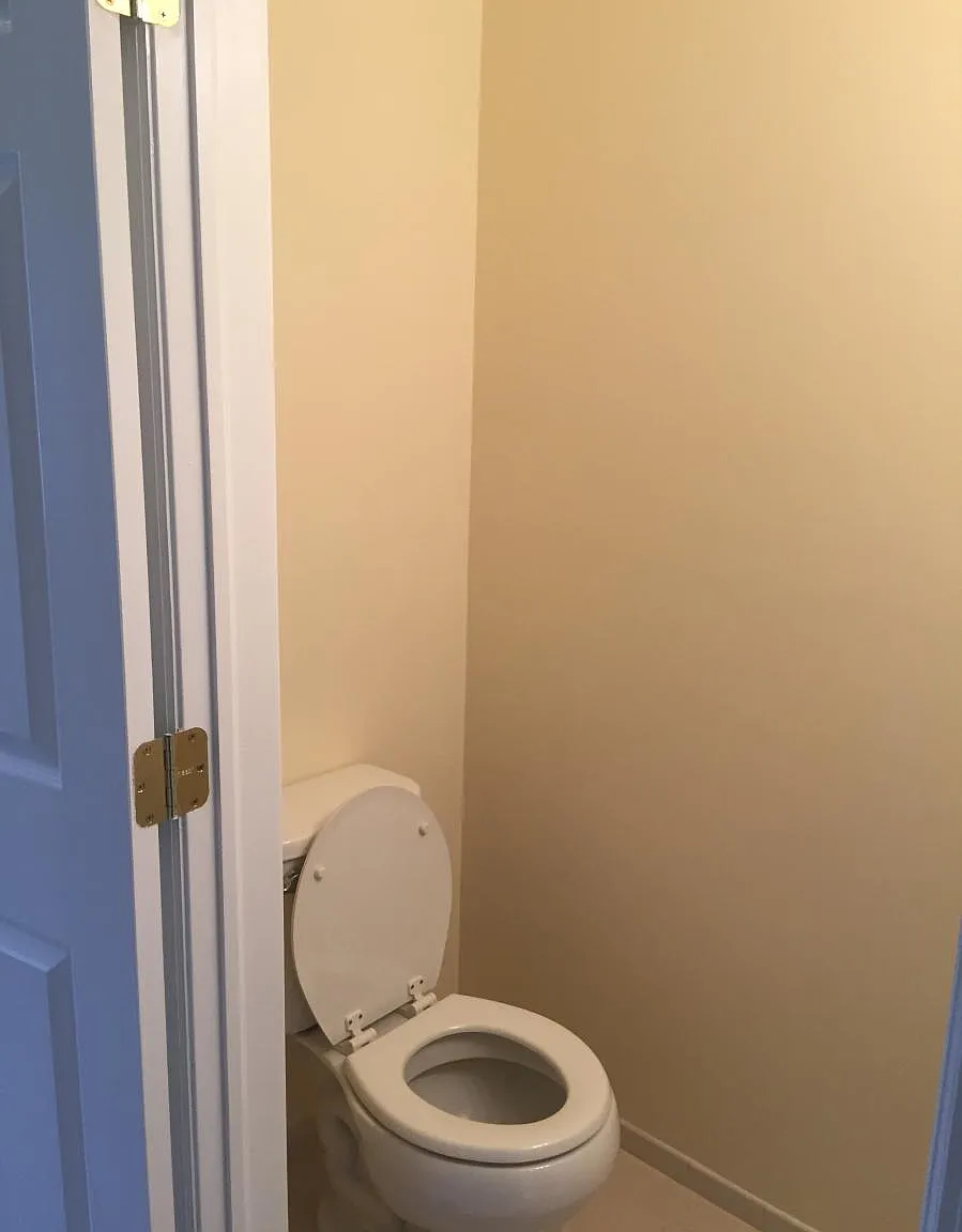 3 bed, 2.5 bath, 2300 sqft, $2,300 — Photo 3