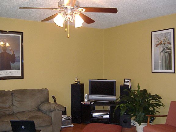 3rd image of 6605 Shrewsbury Dr