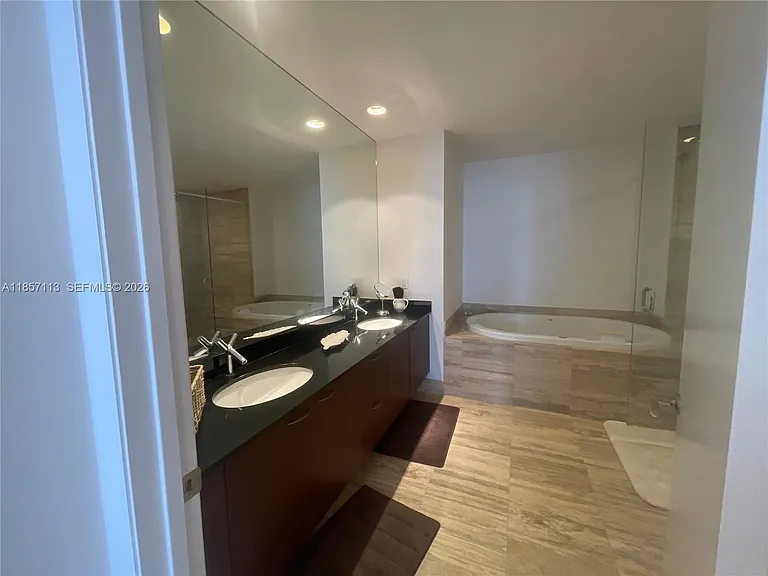 16001 Collins Ave #1402 — Photo 16