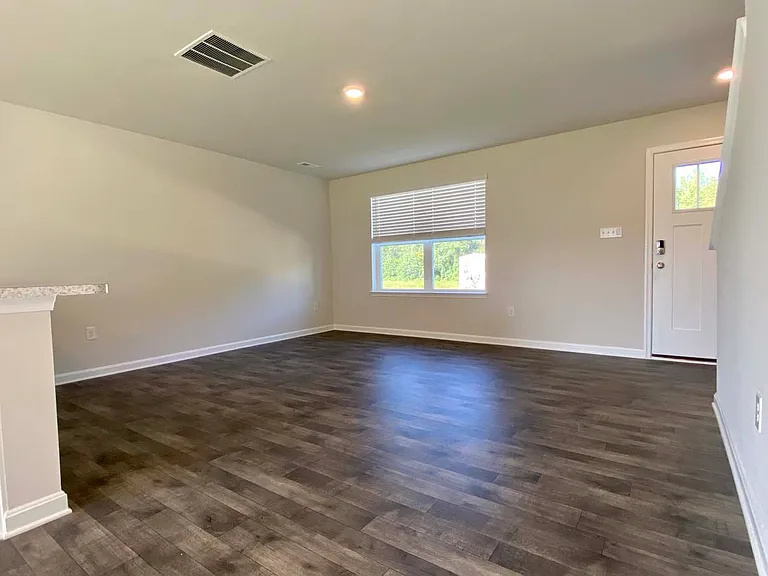 407 Mardella Dr — Photo 4