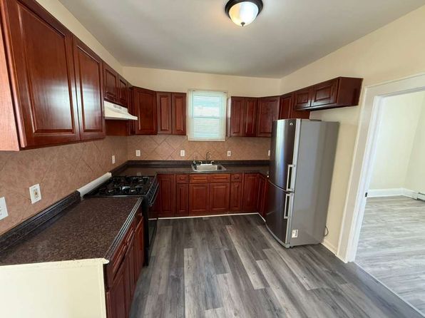 447 3rd Ave Floor 2