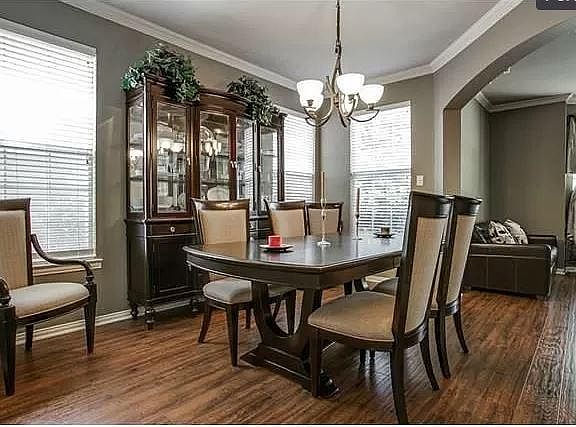3rd image of 2043 Camelot Dr