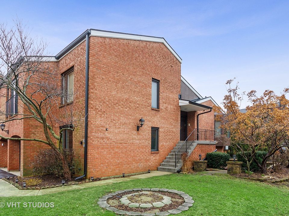 1st image of 19W273 Williamsburg Ct #0