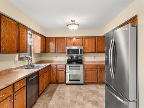 5th image of 8111 Northview Dr