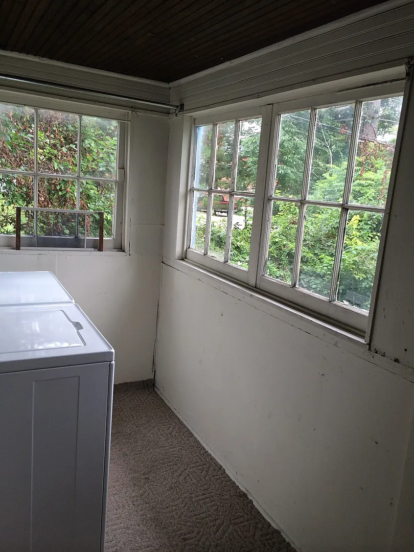 H05 - 213 S Clark — Photo 4