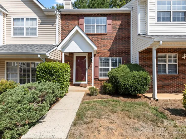 5718 Prescott Ct, Charlotte, NC 28269