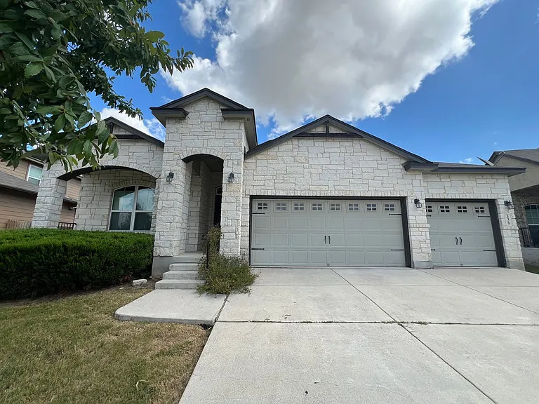 338 Oak Creek Way — Photo 2