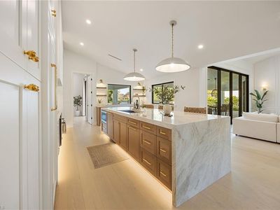 2111 Mission DR, Naples, FL, 34109