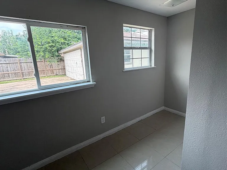 1209 Glenn Ave — Photo 13