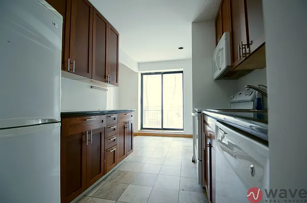 Rented by Wave Real Estate Group | media 13